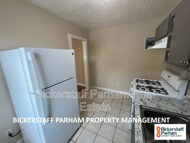 Building Photo - 206 44th St