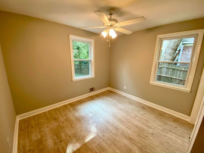 Foto del edificio - Bi-Level Apartment - Rosemont!