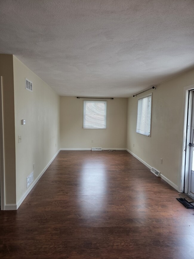 Building Photo - 102 Capuano Ave