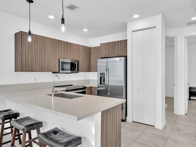 Foto del edificio - 6410 NW 102nd Path