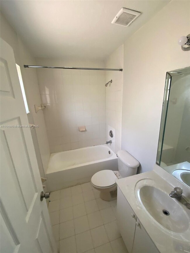 Foto del edificio - 612 SW 11th St