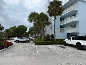 Building Photo - 2010 S Federal Hwy
