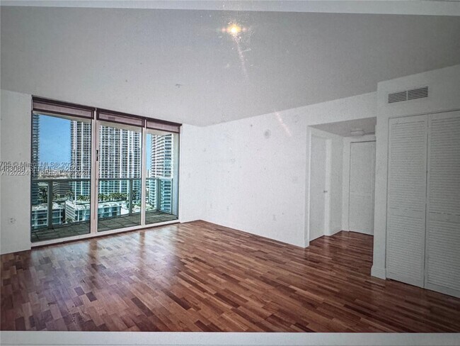 Foto del edificio - 31 SE 5th St