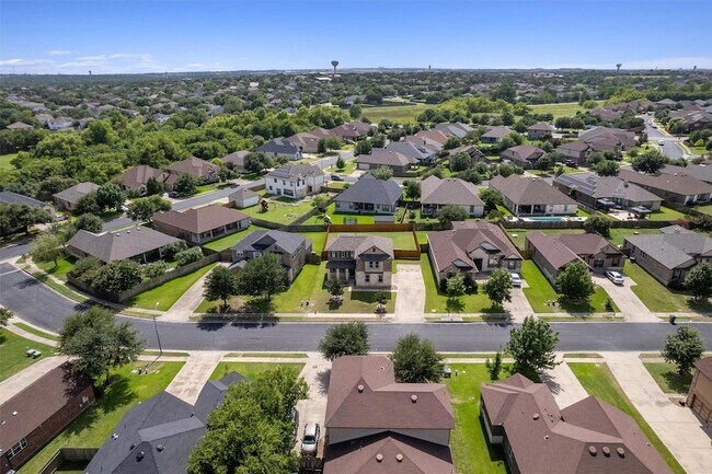 Building Photo - 18825 Star Gazer Way