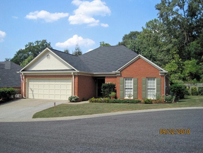 Building Photo - Vestavia Hills - cute and ready to move in NOW!