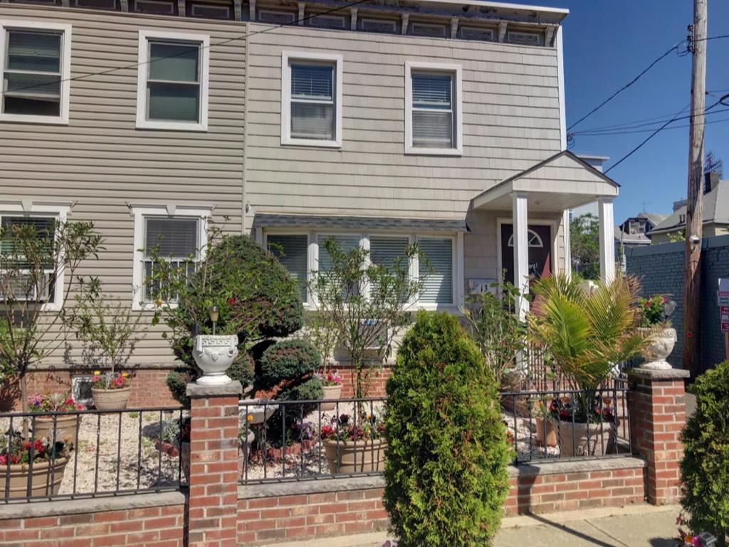 Primary Photo - 13 Jones Pl
