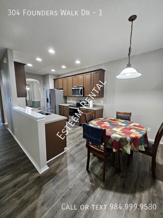 Foto del edificio - 304 Founders Walk Dr