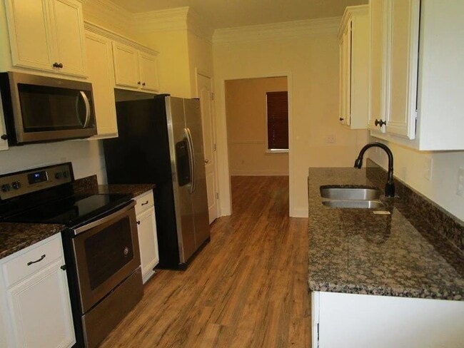 Building Photo - 1372 Blackstone Way