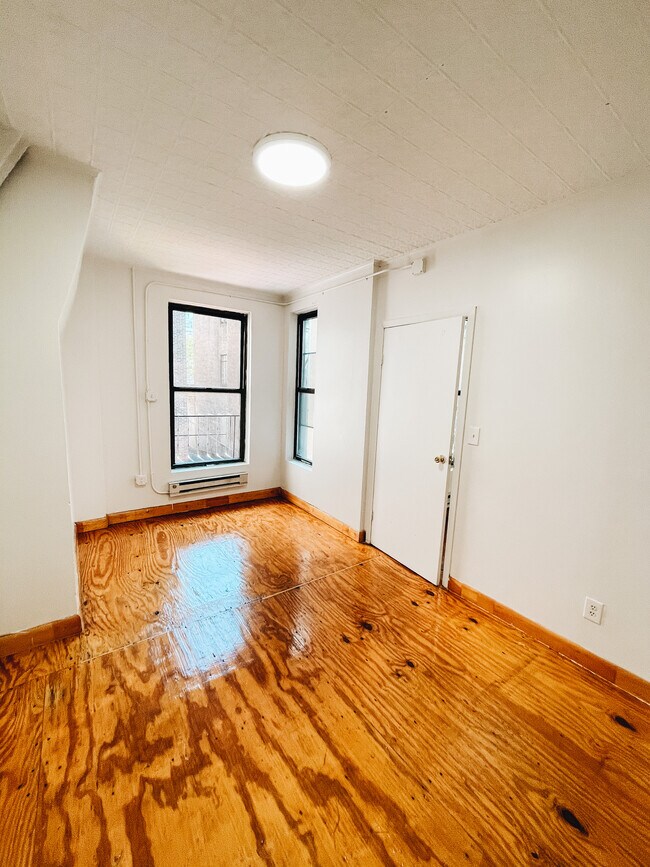 Building Photo - 86 Eldridge St