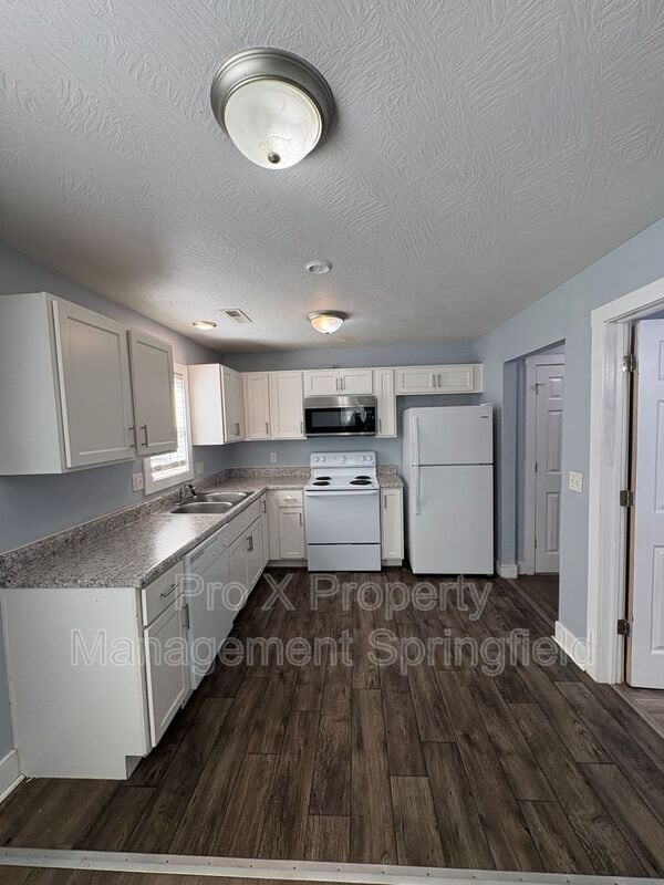 Building Photo - 3220 N Howard Ave