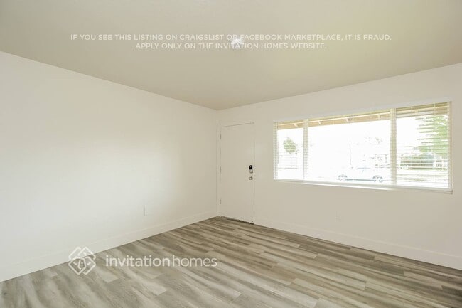 Foto del edificio - 3014 La Rue Way