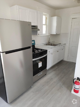 Building Photo - 738 Cortlandt St
