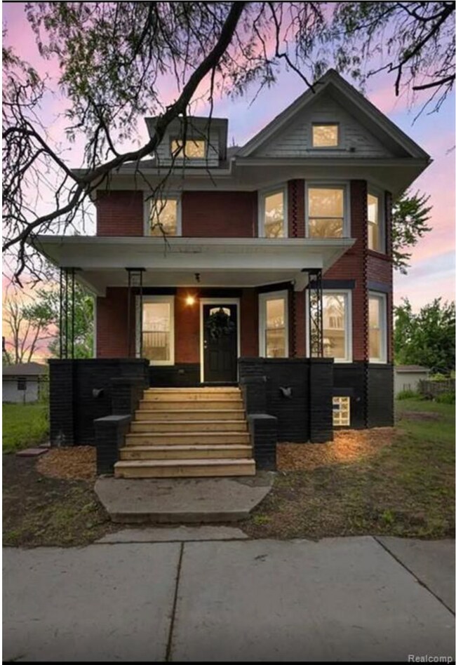 Building Photo - 1747 Canton St