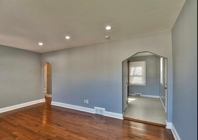LIVING ROOM - 2703 Talbot Rd