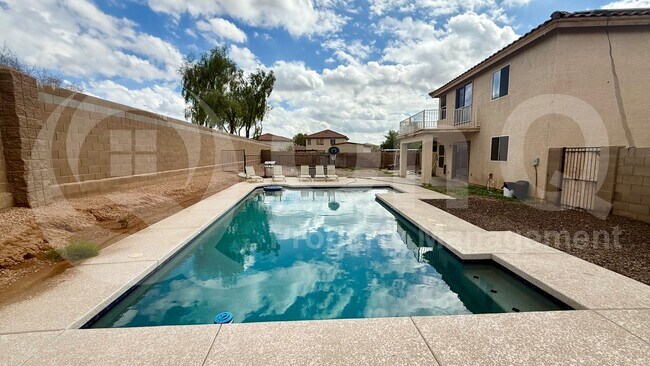 Foto del edificio - 12113 N 128th Ave