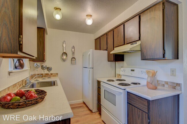 Building Photo - 1 br, 1 bath House - 1101 SW Harrier Cir #202