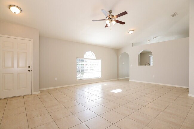 Foto del edificio - 17026 Ongar Ct