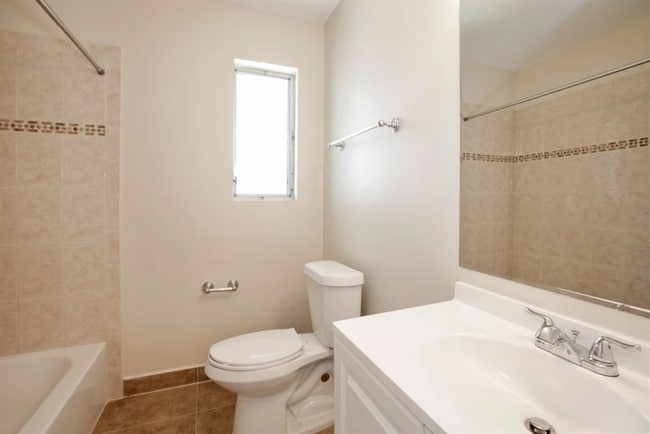 Building Photo - 1533 NW 41st Ct