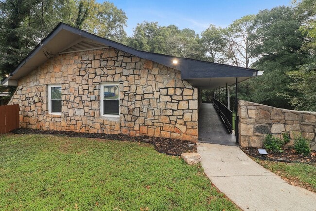 Building Photo - 723 Ford Pl