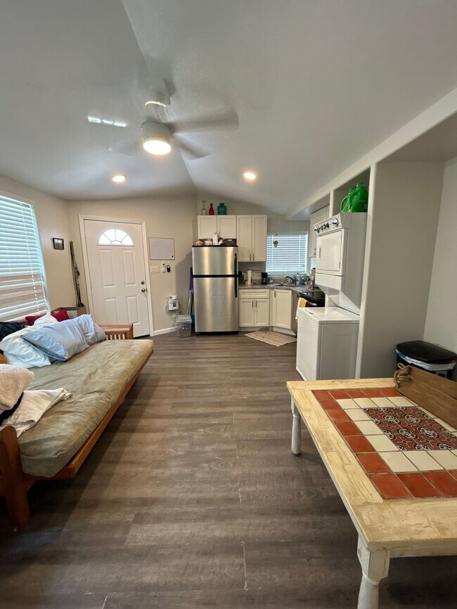 Foto del edificio - Peaceful 1br/1bath with small yard!