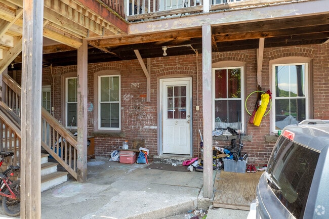 Rear Entrances - 59 L St