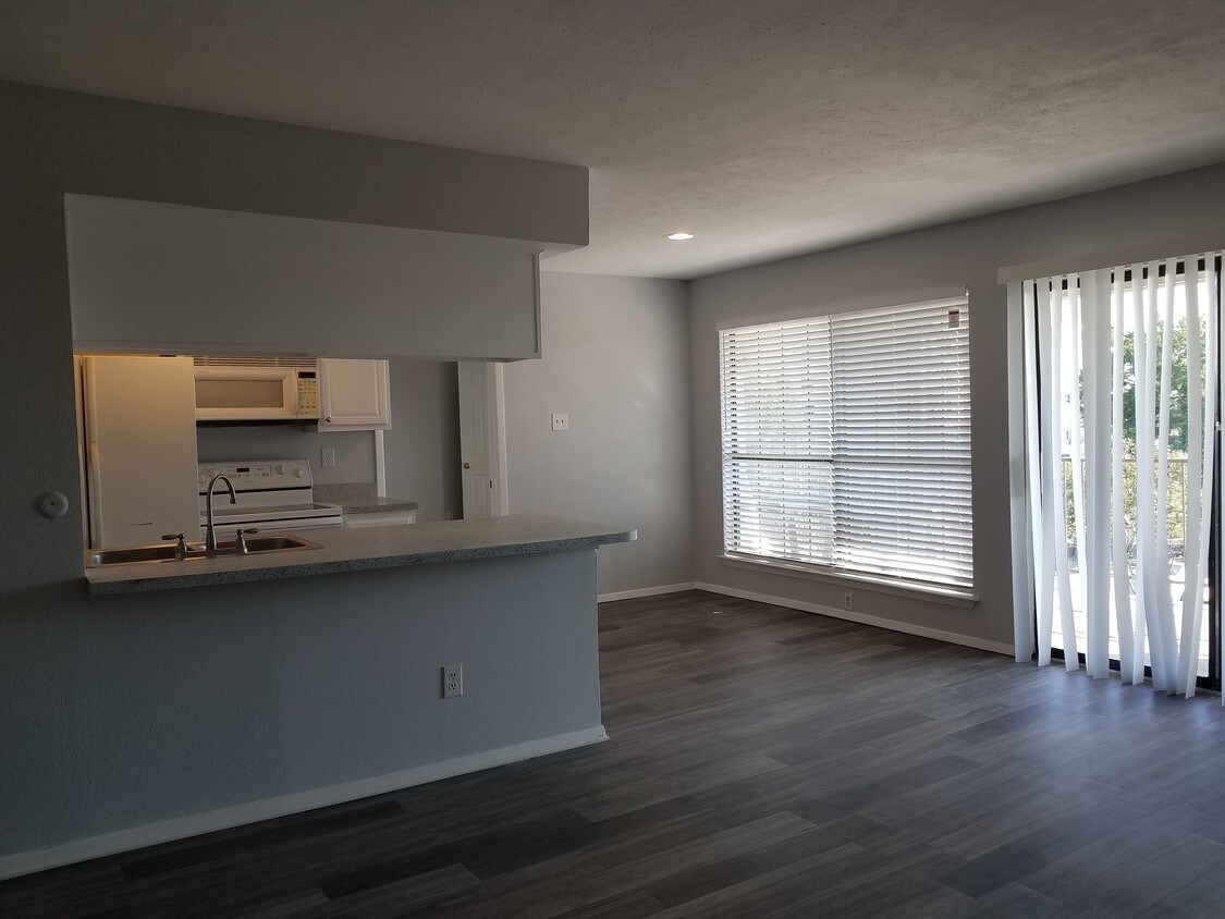 Kitchen is open to dining and living room - 4444 Chaha Rd