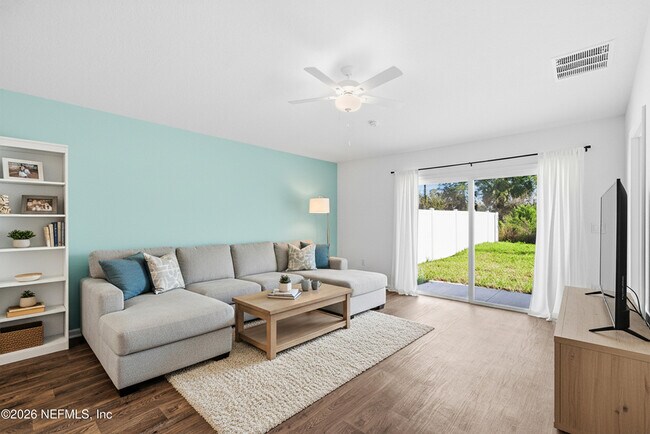 Foto del edificio - 67 Rose Dr