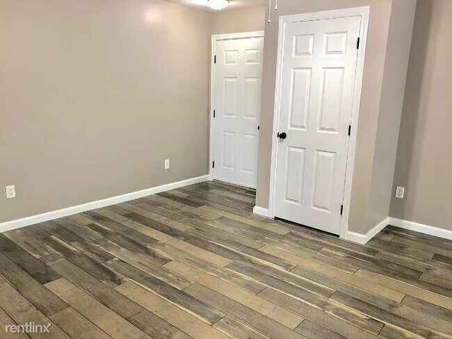 Building Photo - 1 br, 1 bath Condo - 1 Concorde Way