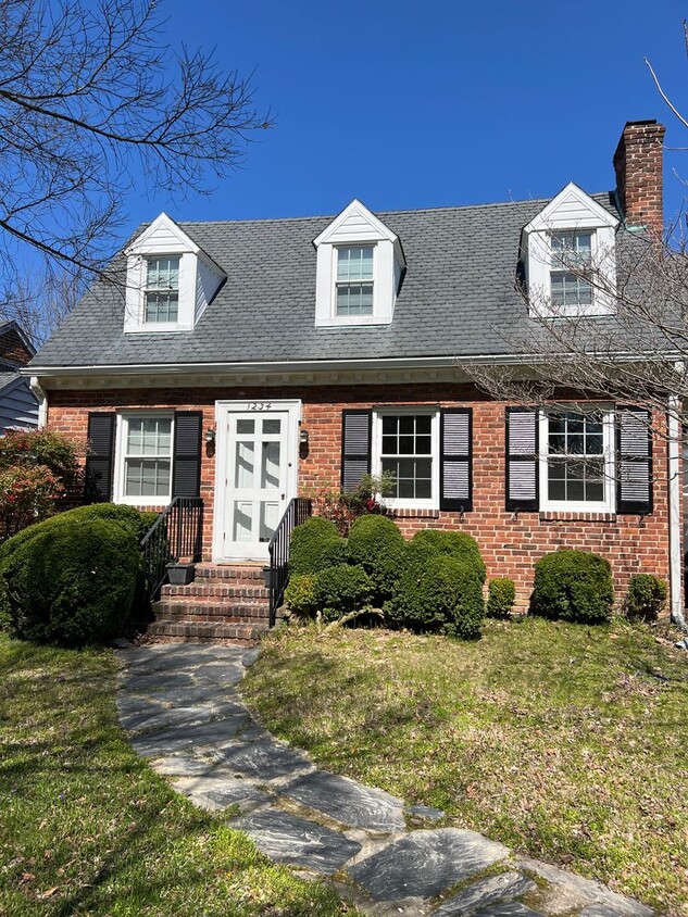 Primary Photo - 1234 Westminster