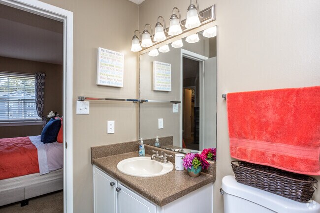 2HAB, 1.5BA - 929 ft² - Fieldcrest