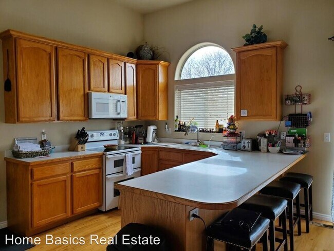 Building Photo - 5 br, 3 bath House - 335 W 1780 N