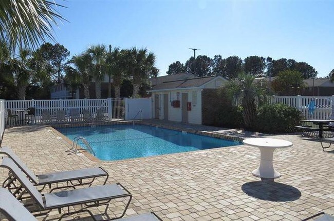 Foto del edificio - 4150 Horseshoe Rd N