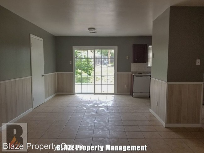 Building Photo - 3 br, 1.5 bath House - 3112 Orange St