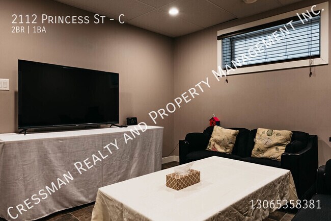 Building Photo - 2 bed, 1 Bath basement suite located in Ca...