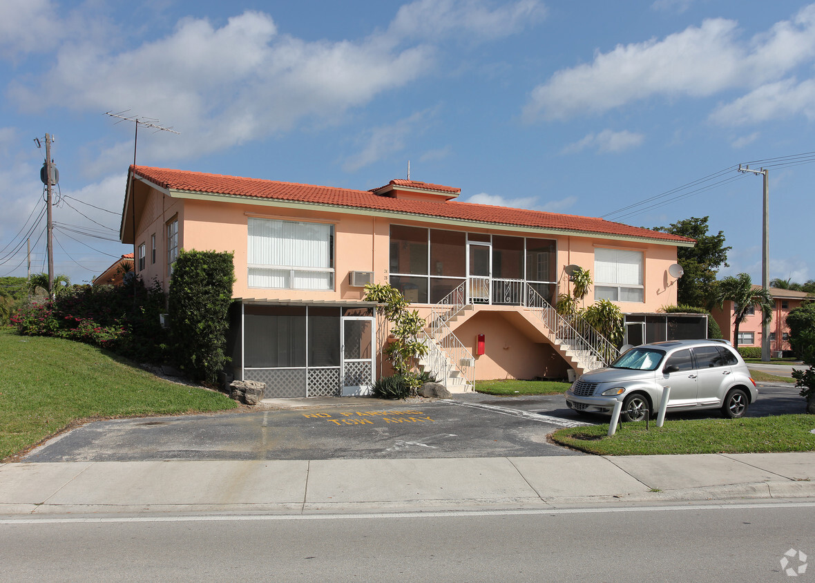 Primary Photo - Boca Real Apartments