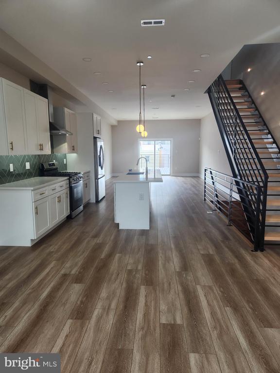 Foto del edificio - 3221 Mercer St