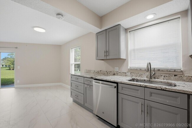Foto del edificio - 1033 Goldenrod Rd
