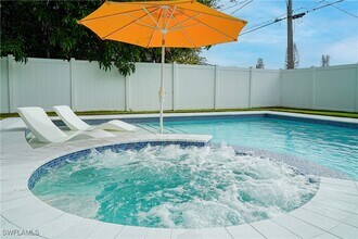 Building Photo - 564 107th Ave N Building Photo - 564 107th Ave N