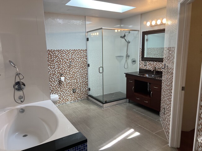 Building Photo - 126 Linda Vista Dr