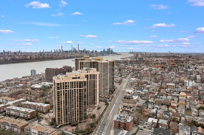 Building Photo - 800 Palisade Ave