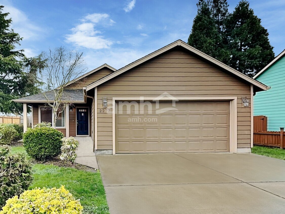 Foto principal - 2277 Evergreen Ave NE