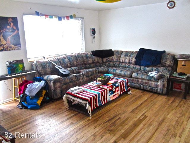 Foto del edificio - 3 br, 1.5 bath House - 3235 Euclid Avenue