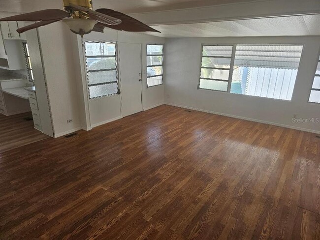 Foto del edificio - 6916 Marlin Ln