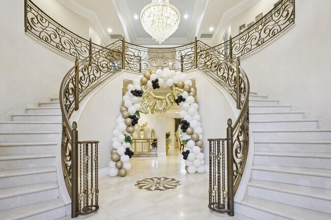 Foto del edificio - 5344 Leghorn Ave