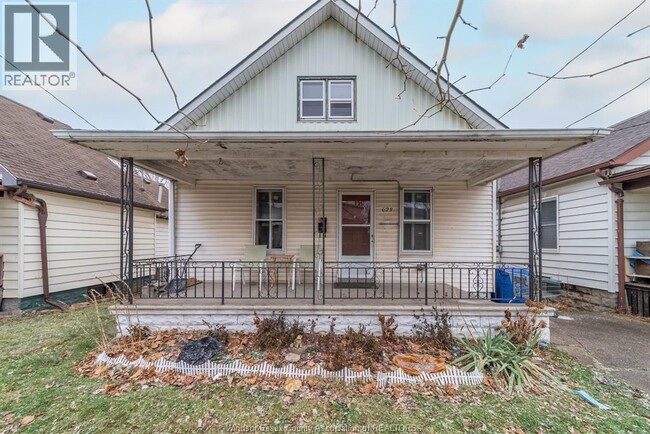 Building Photo - 623 Tournier St