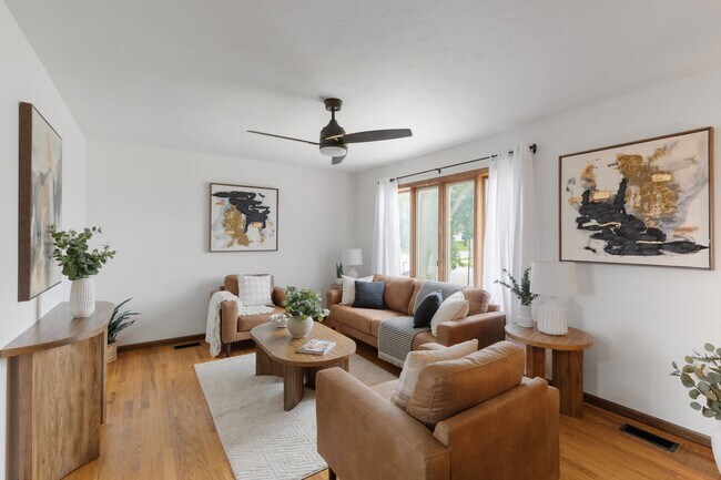 Foto del edificio - Split-Entry Home in La Vista! This 3-bedro...