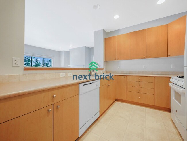 Foto del edificio - "Spacious 2-bedroom, 2 bathrooms in Prime Renton Location!"