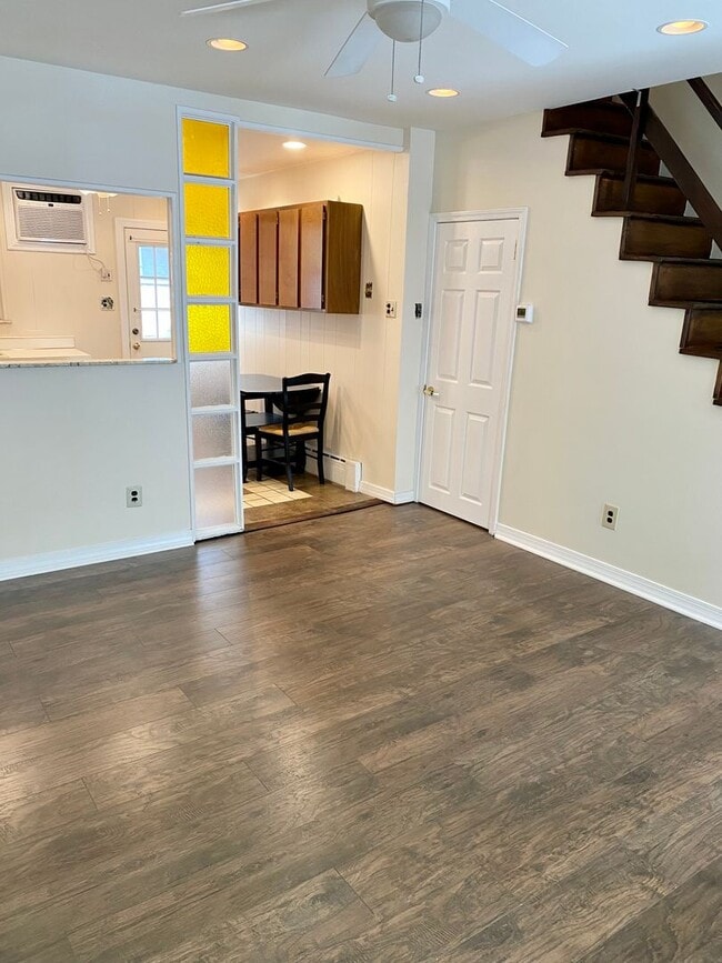Building Photo - Stunning 2-Bedroom Townhouse in South Philadelphia Available August 1st!
