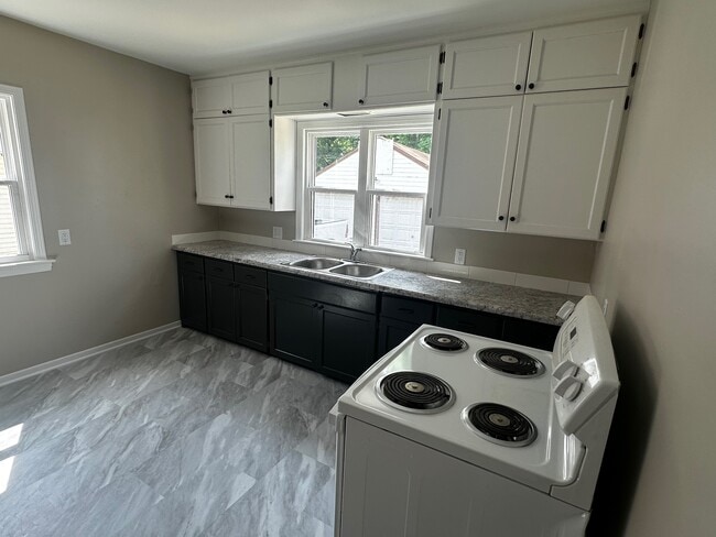 Building Photo - 1713 Sheridan St