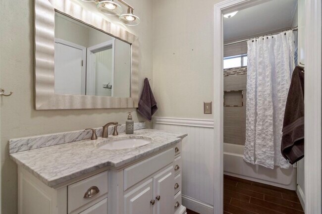 Upstairs Master - 943 Ashley Ln